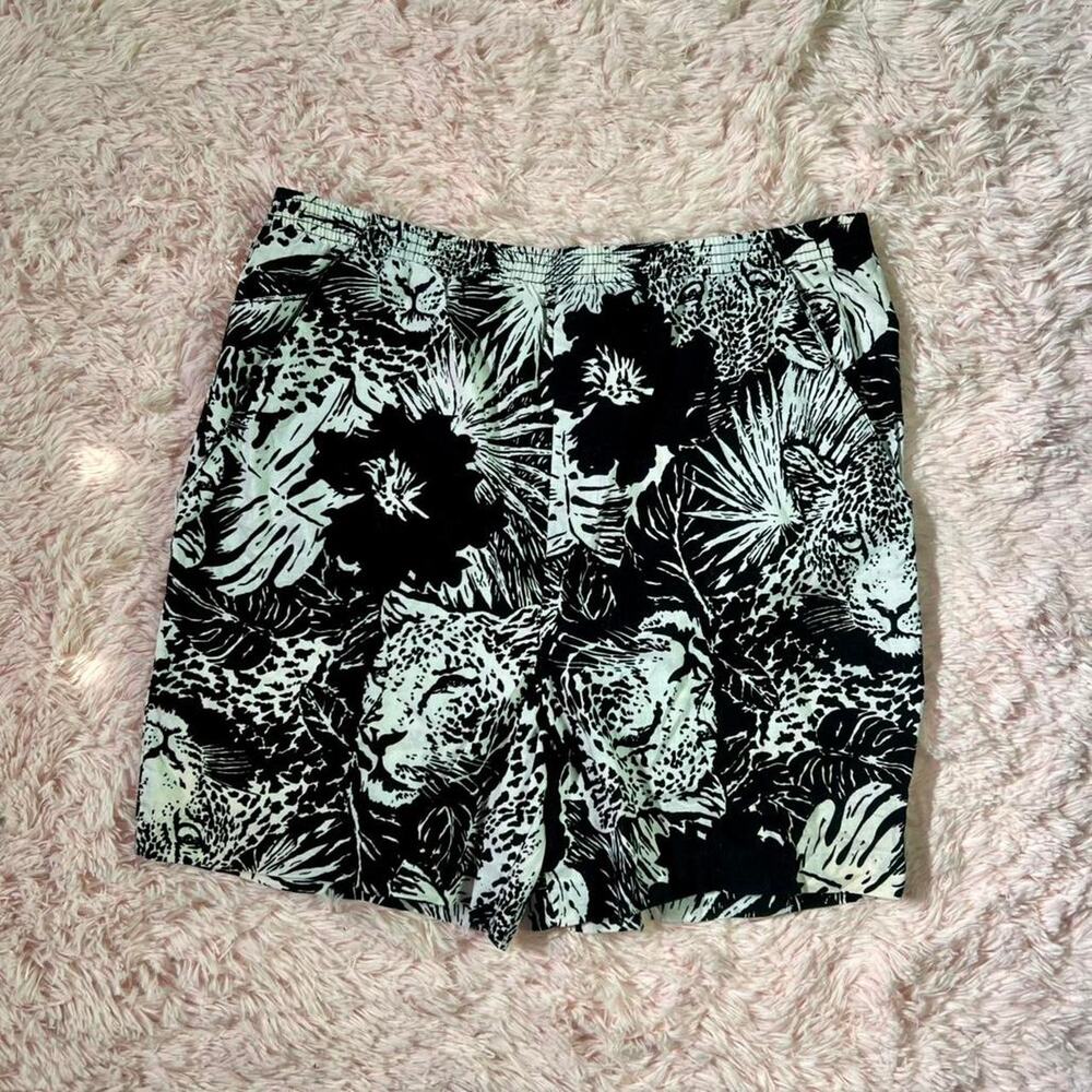 Vintage Random 80s Monochrome Eclectic Maximalist Jungle Leopard Pocket Shorts‎